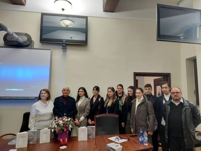 Kamal Abdullanın romanı Rumıniyada təqdim olundu - FOTO